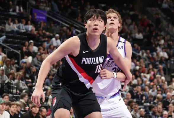 配资交易宝 杨瀚森掩面痛哭登热搜！比卢普斯一针见血道弊病 大V：以后会是常态